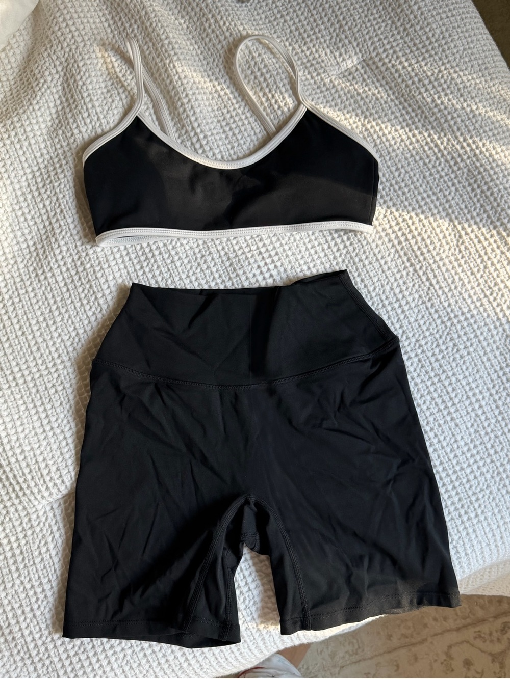 CSB Black Sports Bra & High-Waist Biker Shorts Set - Picture 2 of 4